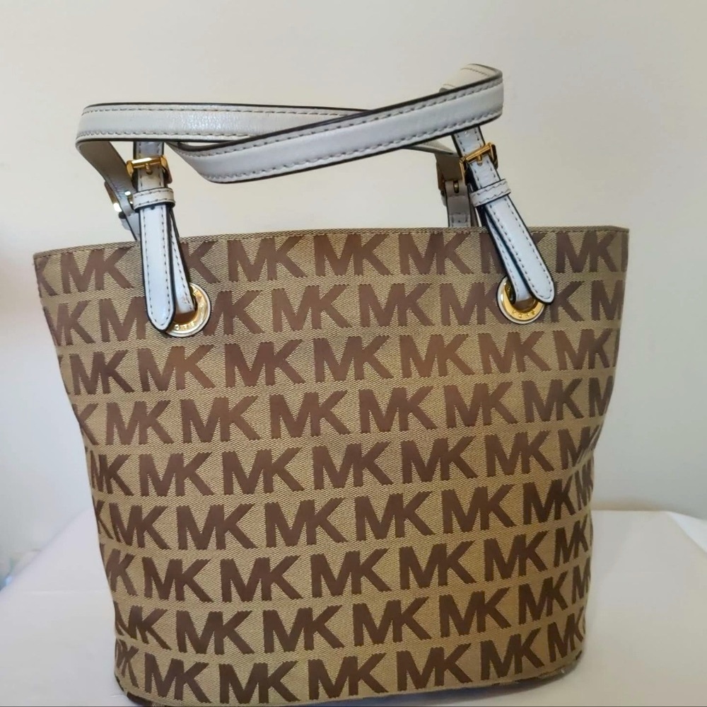 Michael Kors Tan and White Shoulder Bag